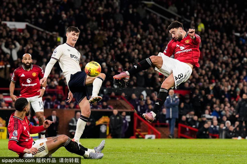 曼联转会新闻：阿莫林称一月交易将与威尔考克斯达成